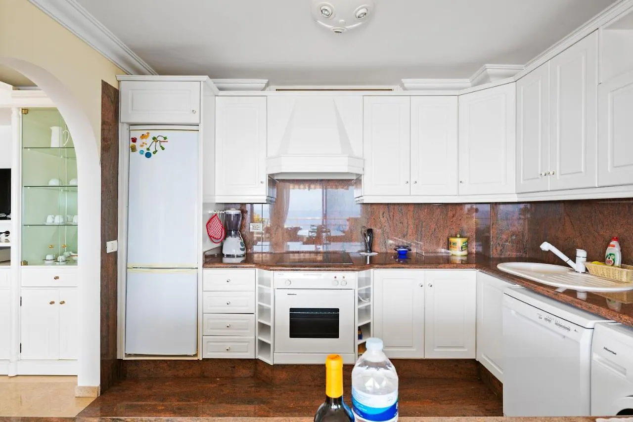 Spacious Apart With Large Terrace,5 Min Beach 圣地亚哥港 0*,