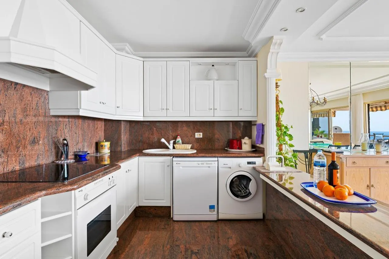 Spacious Apart With Large Terrace,5 Min Beach 圣地亚哥港